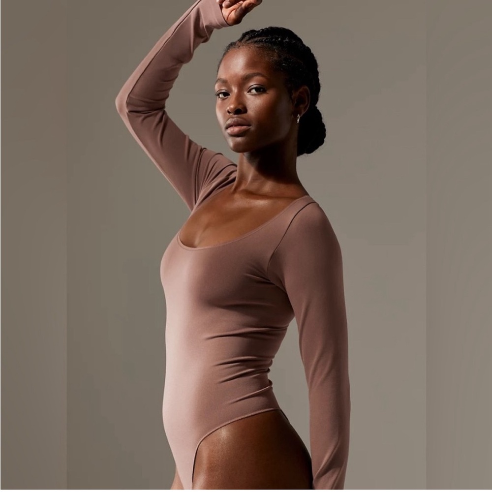 nwot Babaton seamless contour bodysuit xs deep taupe